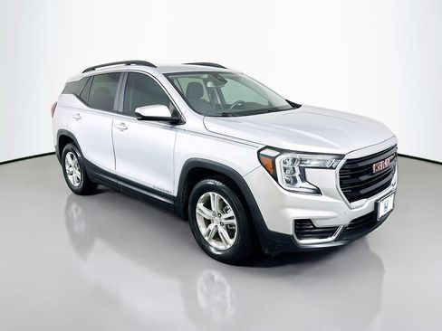 Used 2022 GMC Terrain SLE w/ Driver Convenience Package FWD image 3