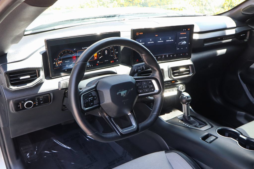 Used 2025 Ford Mustang Coupe RWD image 21