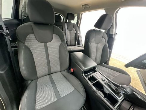 Used 2023 Kia Sorento LX FWD image 26