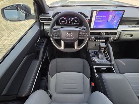 Used 2025 Toyota Tacoma TRD Off-Road image 6