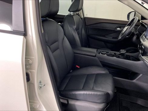 Used 2023 Nissan Rogue SV w/ SV Premium Package AWD/4WD image 9