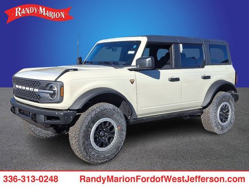 New 2025 Ford Bronco Badlands w/ Sasquatch Package AWD/4WD image 1