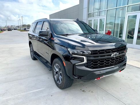 Used 2023 Chevrolet Tahoe Z71 w/ Luxury Package image 3