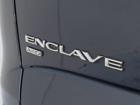 Used 2023 Buick Enclave Essence image 13