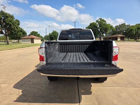 Used 2016 Nissan Titan SL RWD image 34
