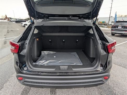 New 2026 Chevrolet Trax LT w/ Midnight Edition image 8