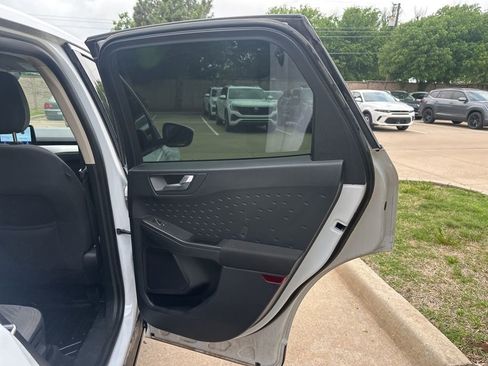 Used 2020 Ford Escape SE FWD image 14