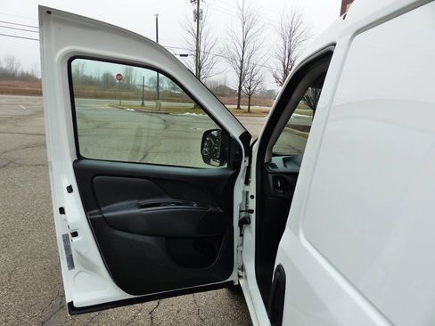 Used 2020 RAM ProMaster City Tradesman image 17