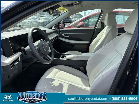 Used 2025 Hyundai Sonata SEL FWD image 16