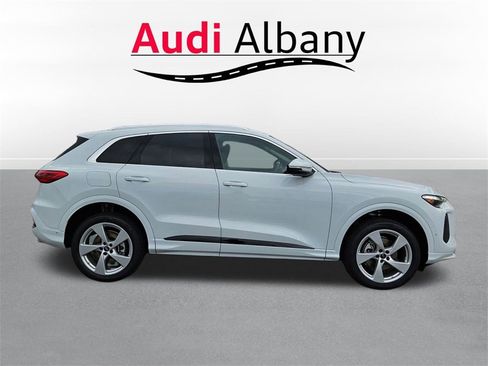 New 2025 Audi Q5 Premium Plus image 3