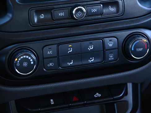 Used 2017 GMC Canyon 2WD Crew Cab w/ Convenience Package image 18