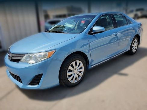 Used 2013 Toyota Camry LE FWD image 6