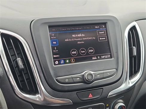 Used 2021 Chevrolet Equinox LT image 30