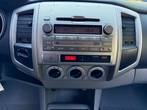 Used 2011 Toyota Tacoma 4x4 Double Cab w/ SR5 Pkg #2 image 17