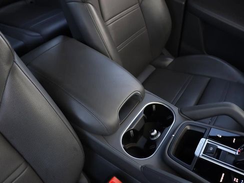 Used 2021 Porsche Cayenne image 51