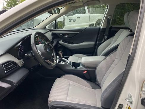 Used 2024 Subaru Outback Premium AWD/4WD image 11