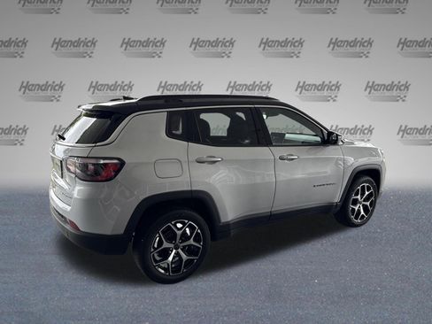 Used 2025 Jeep Compass Limited AWD/4WD image 9