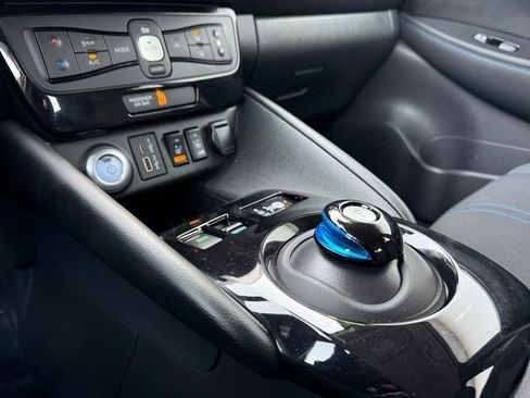 Certified 2024 Nissan Leaf SV Plus image 25