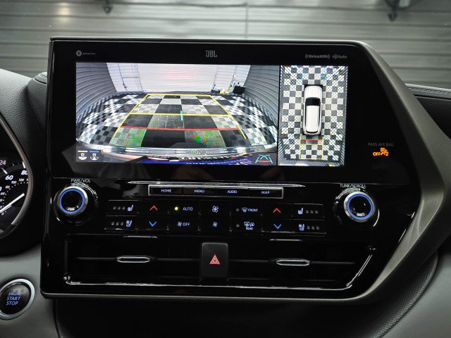 Used 2021 Toyota Highlander Limited AWD/4WD image 30