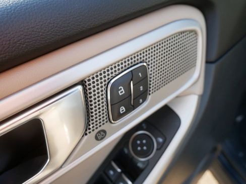 Used 2021 Ford Explorer Limited w/ Equipment Group 301A image 14