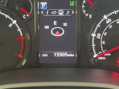 Used 2024 Toyota 4Runner SR5 Premium w/ Moonroof Package AWD/4WD image 21