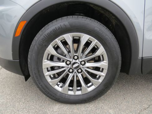 Used 2024 Cadillac XT4 Premium Luxury image 14