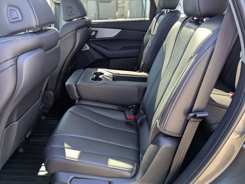 Certified 2025 Acura MDX SH-AWD w/ Technology Package image 18