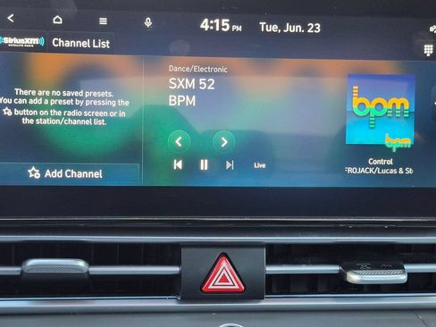 Used 2025 Hyundai Elantra SEL FWD image 18