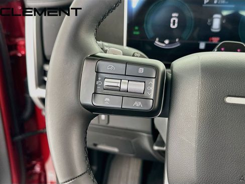 Used 2025 Hyundai Santa Fe SEL FWD image 15