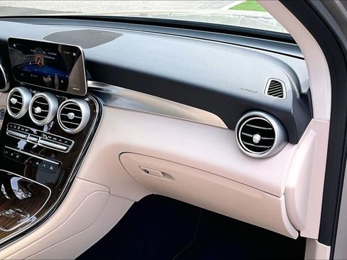 Used 2022 Mercedes-Benz GLC 300 image 18