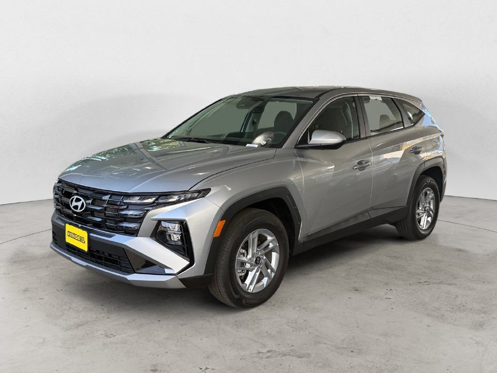 Used 2026 Hyundai Tucson SE AWD/4WD image 1