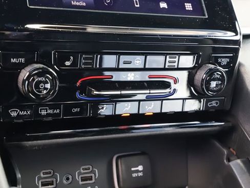 New 2026 Jeep Grand Cherokee L Laredo AWD/4WD image 28