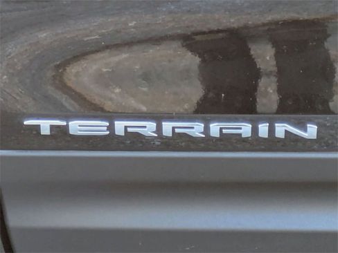 Certified 2022 GMC Terrain SLT image 10