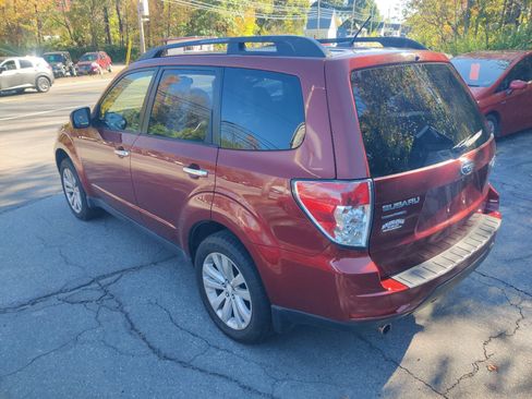 Used 2011 Subaru Forester 2.5X Premium image 4