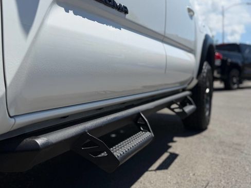 Used 2020 Toyota Tacoma TRD Off-Road w/ Technology Package AWD/4WD image 40
