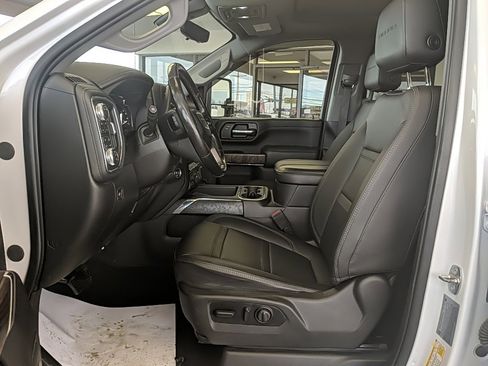 Used 2023 GMC Sierra 3500 Denali w/ Denali Ultimate Package image 16