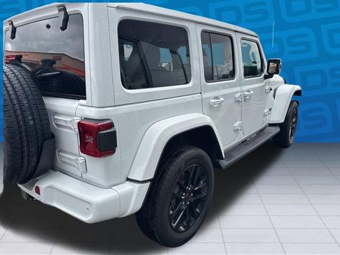 Used 2021 Jeep Wrangler Unlimited Sahara AWD/4WD image 21