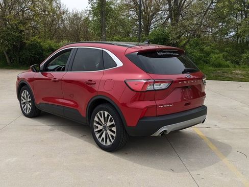Used 2021 Ford Escape Titanium AWD/4WD image 5