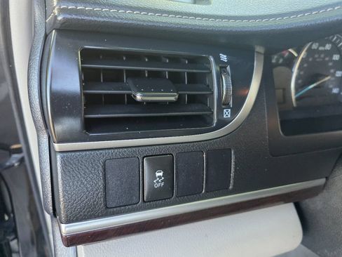 Used 2012 Toyota Camry XLE w/ Leather Pkg FWD image 21