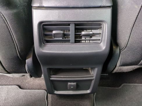 Used 2020 Ford Edge SE image 21