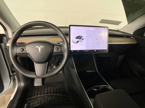 Used 2021 Tesla Model Y Long Range image 7