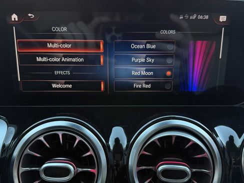 Used 2021 Mercedes-Benz GLB 250 4MATIC w/ Premium Package image 64