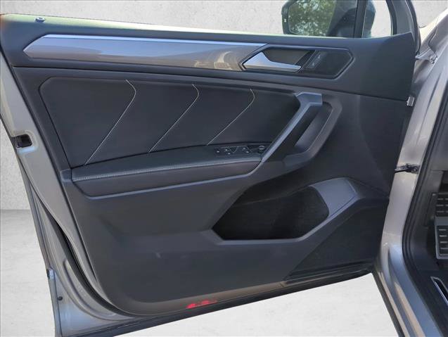 Used 2022 Volkswagen Tiguan SE R-Line FWD image 15