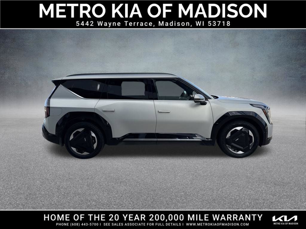 Used 2024 Kia EV9 Land AWD/4WD image 7