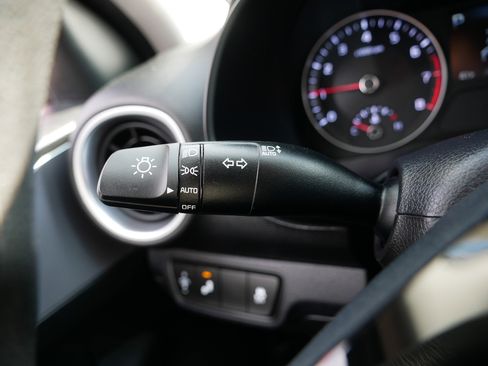 Certified 2022 Kia Forte LXS w/ LXS Technology Package image 32