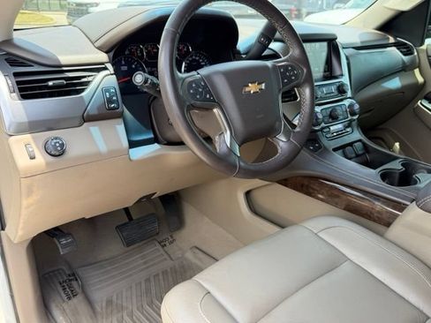 Used 2019 Chevrolet Tahoe LT w/ LT Signature Package RWD image 10
