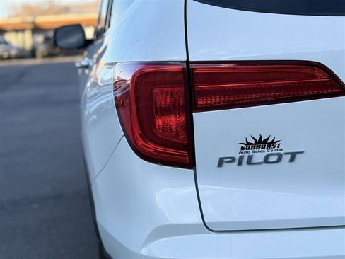 Used 2018 Honda Pilot Elite image 15