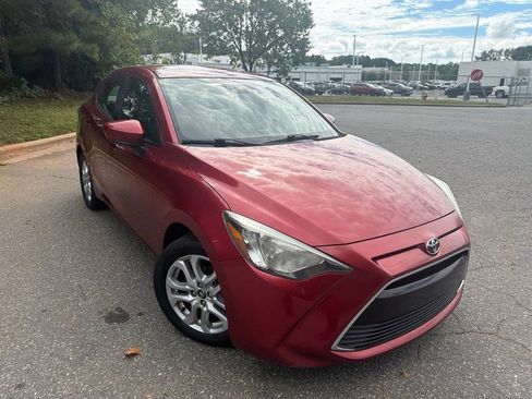 Used 2018 Toyota Yaris iA FWD image 11