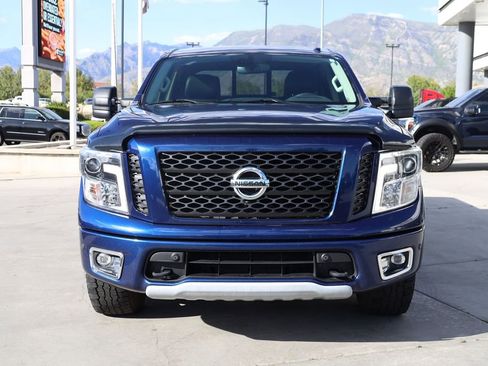 Used 2018 Nissan Titan PRO-4X w/ Pro-4x Convenience Package AWD/4WD image 9