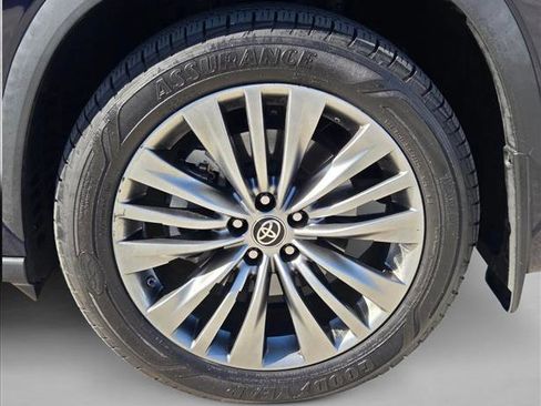 Used 2021 Toyota Highlander Platinum image 23